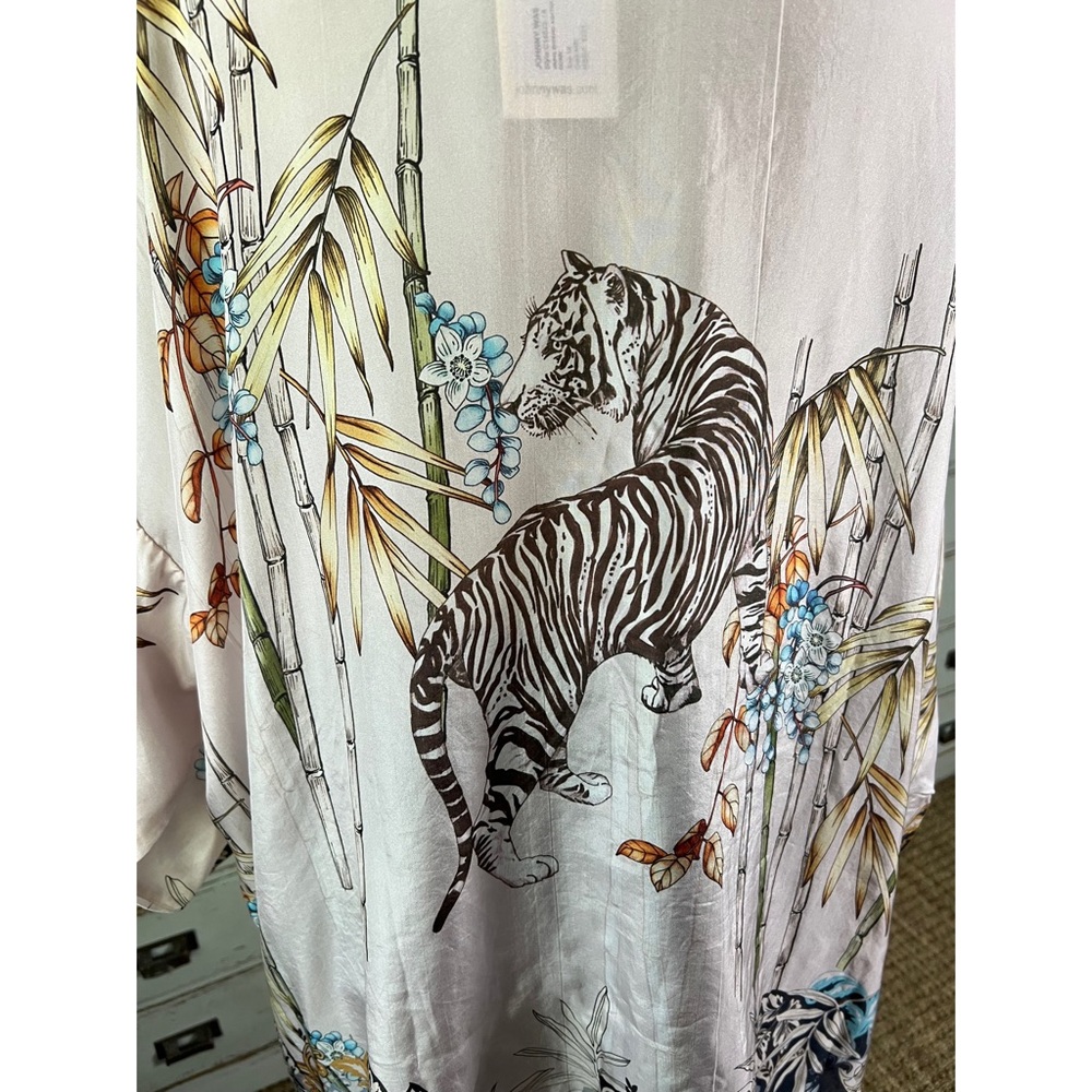 Printed Button-Front Blouse in Beige with Teal & Black Accents - Picture 3 of 13